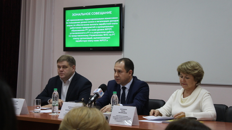 31 октябрьдә Яр Чаллы мәшгульлек үзәгедә Татарстанда билгеләнгән минималь хезмәт хакы, аның түләнеше буенча зона киңәшмәсе булып узды