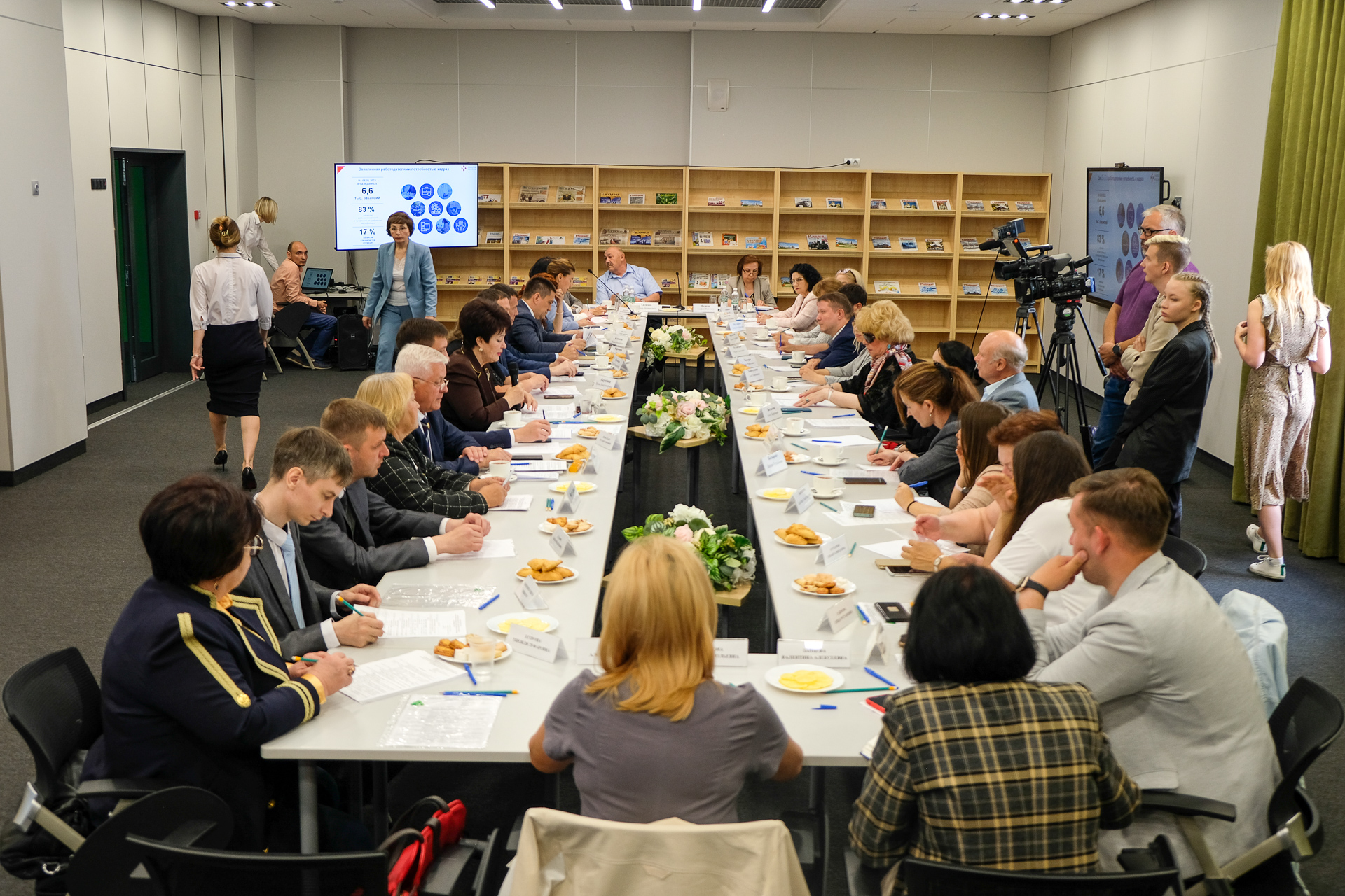 «Рәсәй эше» кадрлар үзәге директоры Татьяна Быданова түгәрәк өстәл утырышында катнашты